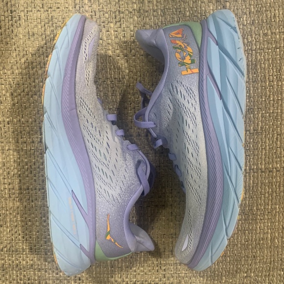Hoka Shoes - Women’s size 7.5B Clifton 8 rare purple and blue Hoka running shoes